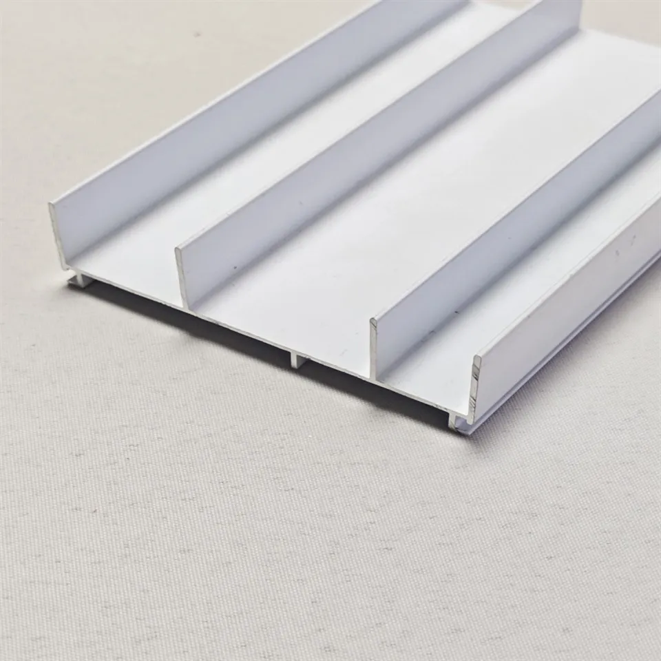 Pulversprøjtede aluminiumsprofiler Almindelig sprøjtning